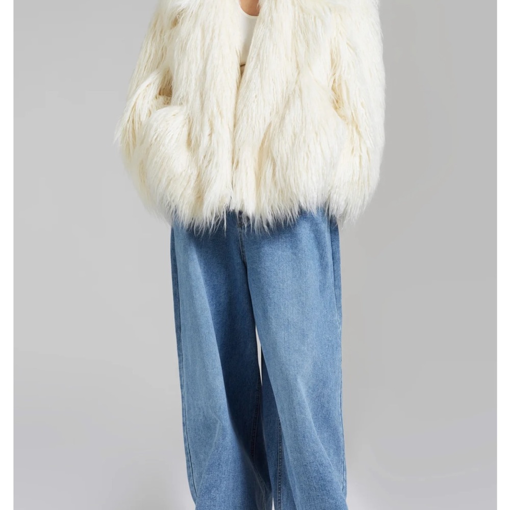 Short Fur Coat - Picture 5 of 8